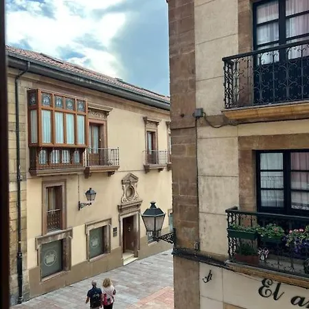 La Mejor Ubicacion En Oviedo. Casco Historico. Овьедо